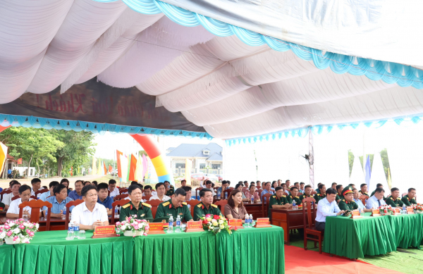 Lãnh đạo Quân khu 7 dự Lễ trồng cây “Đời đời nhớ ơn Bác Hồ” năm 2025 huyện Phú Riềng.